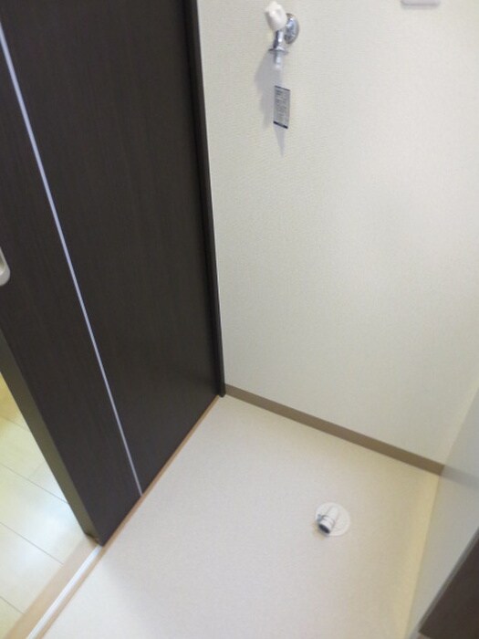 物件内観写真18　(洗濯機置場)