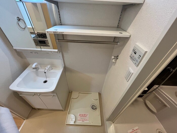 物件内観写真10　(洗濯機置場)