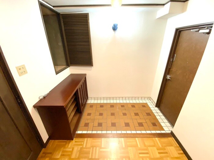 物件内観写真20　(玄関)