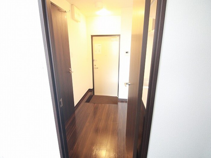 物件内観写真8　(廊下)