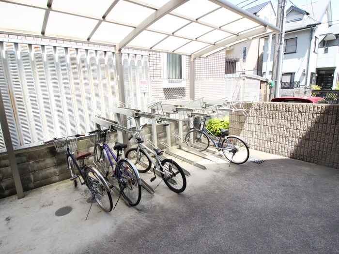 物件外観写真3　(駐輪場)