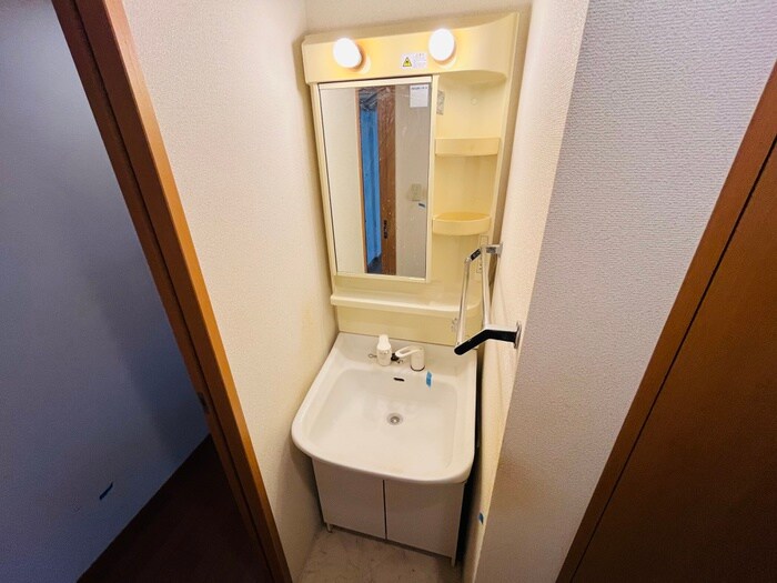 物件内観写真11　(洗面)