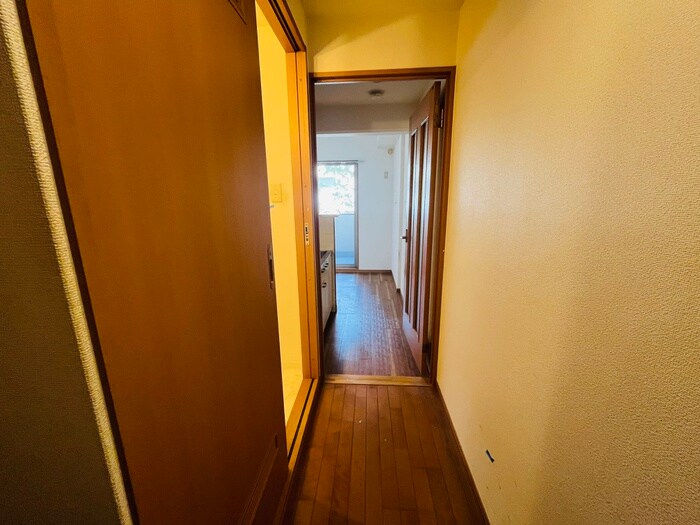 物件内観写真16　(廊下)