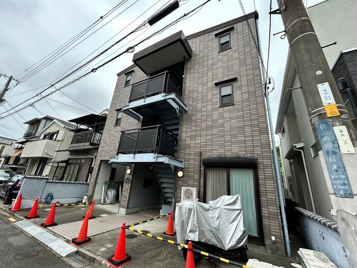 物件外観写真2　(駐車場)