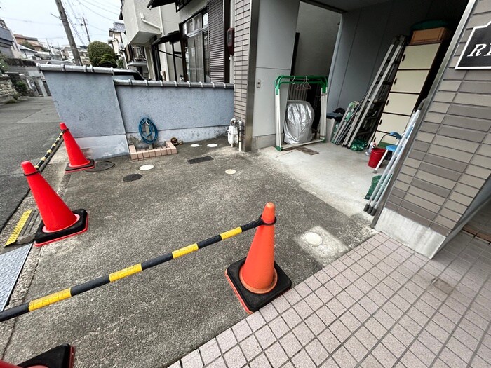 物件外観写真3　(駐輪場)