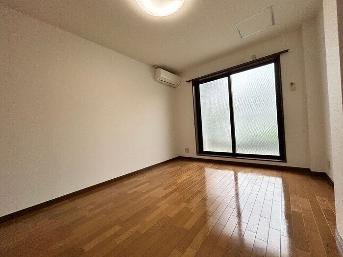 物件内観写真10　(居室)