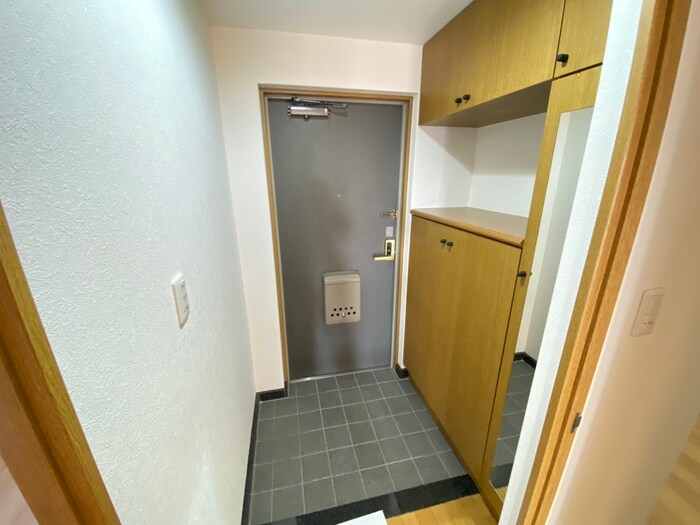 物件内観写真17　(玄関)