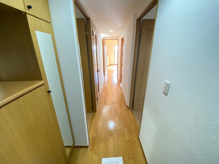 物件内観写真19　(廊下)