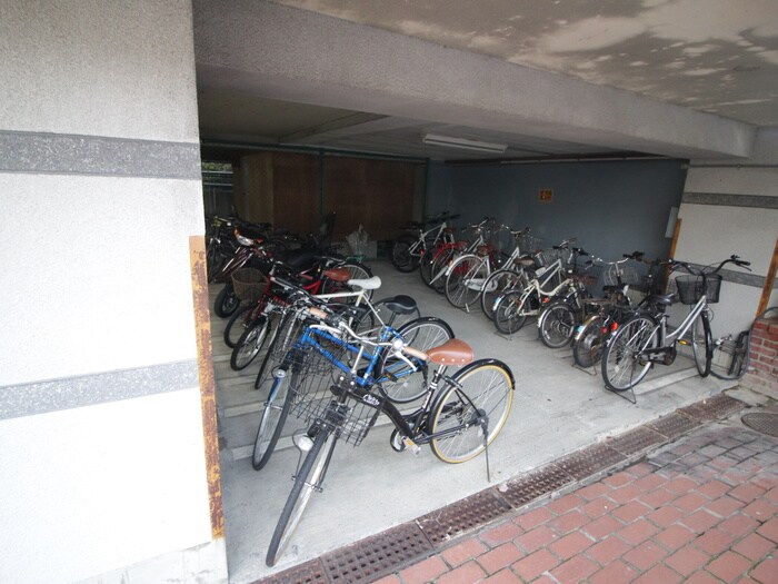 物件外観写真3　(駐輪場)