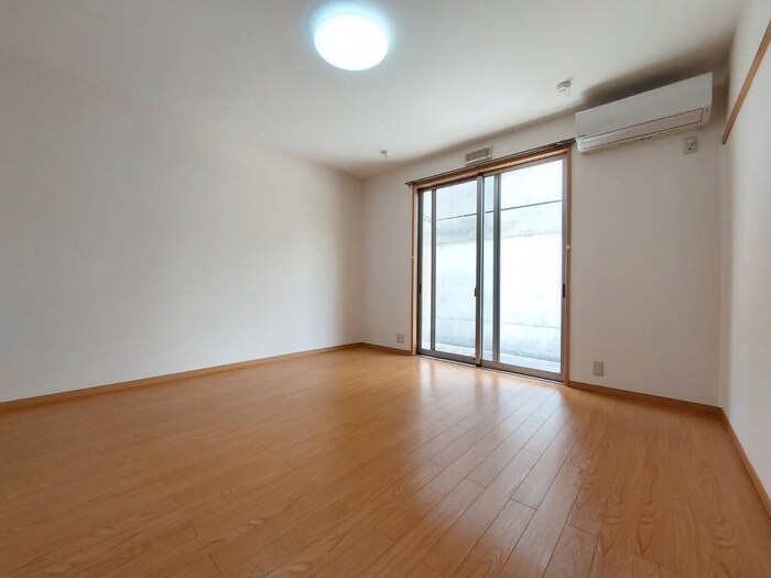 物件内観写真6　(居室)