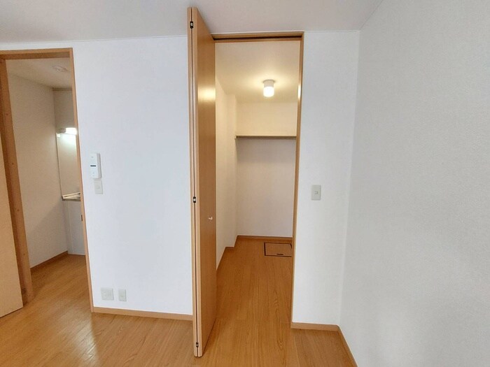 物件内観写真8　(収納)