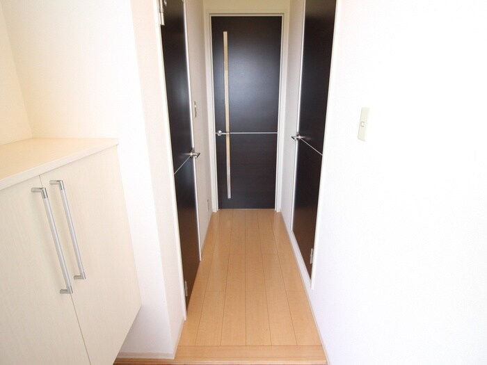 物件内観写真14　(廊下)