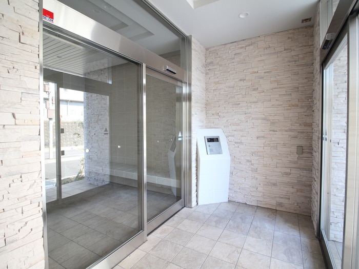 物件外観写真6　(エントランス部分)