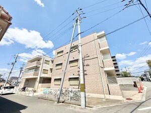 ラペルルエスト外観写真