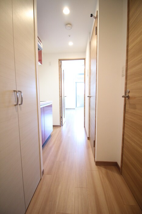 物件内観写真16　(廊下)