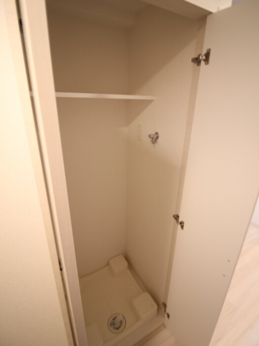 物件内観写真18　(洗濯機置場)