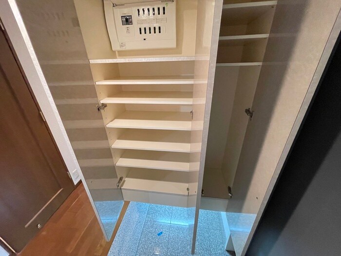 物件内観写真15　(靴箱)