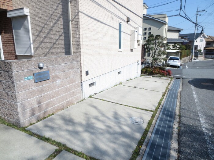 物件外観写真2　(駐車場)