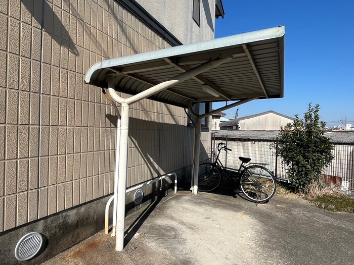 物件外観写真6　(駐輪場)