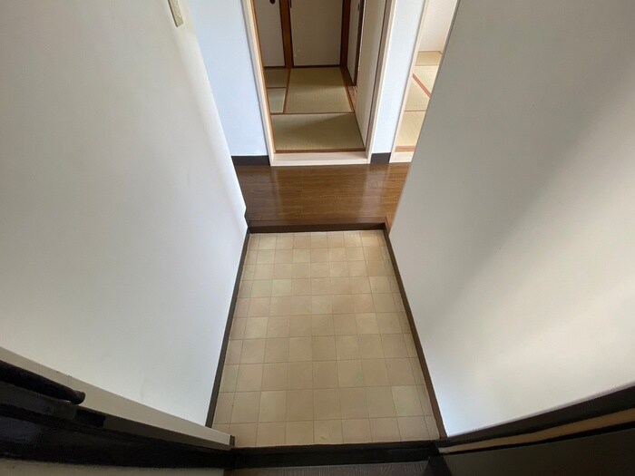 物件内観写真18　(玄関)