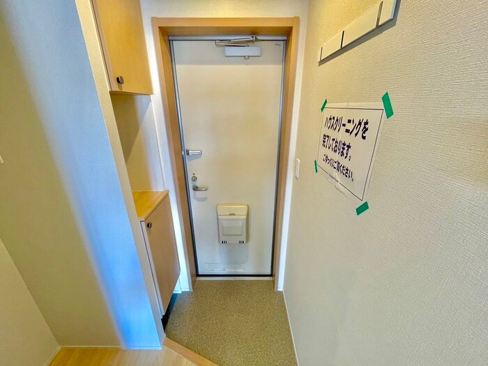 物件内観写真7　(玄関)