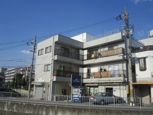 アウスレーゼ外観写真