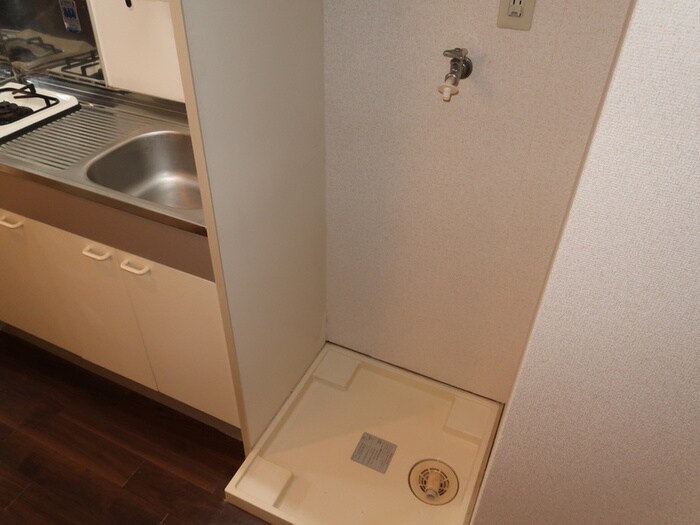 物件内観写真17　(洗濯機置場)