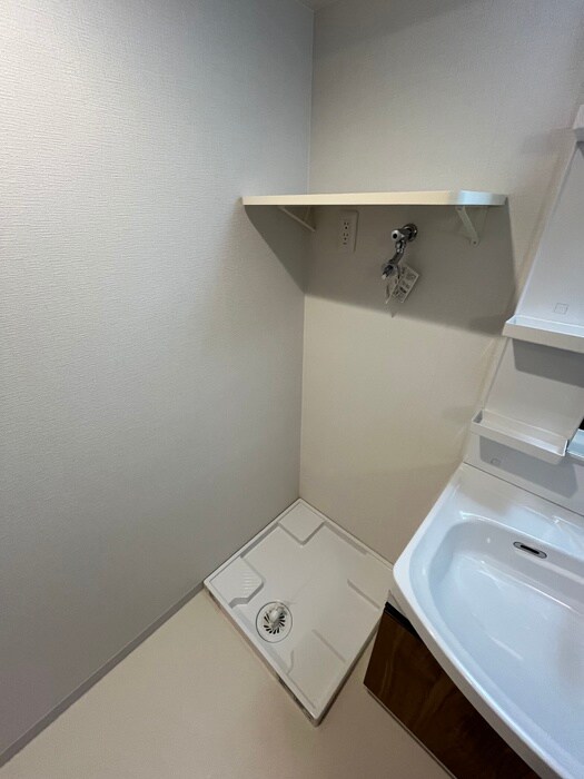 物件内観写真12　(洗濯機置場)