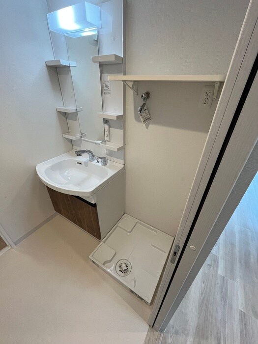 物件内観写真15　(洗濯機置場)