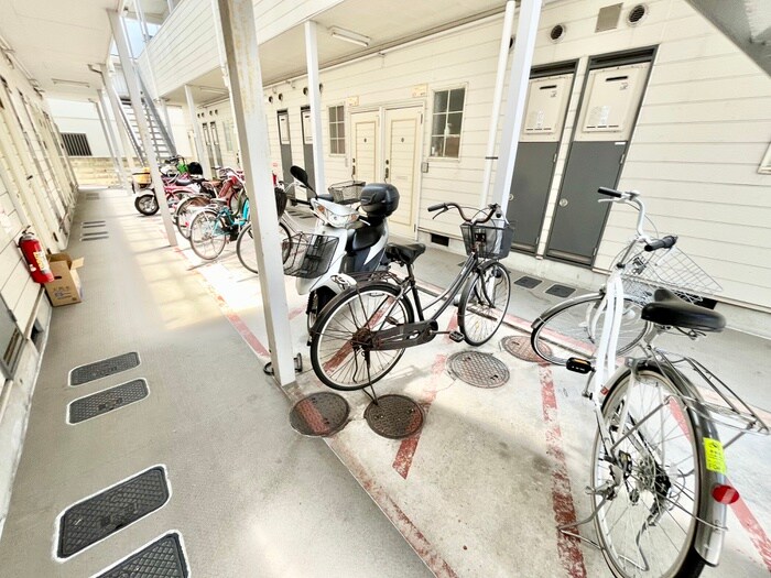 物件外観写真5　(駐輪場)