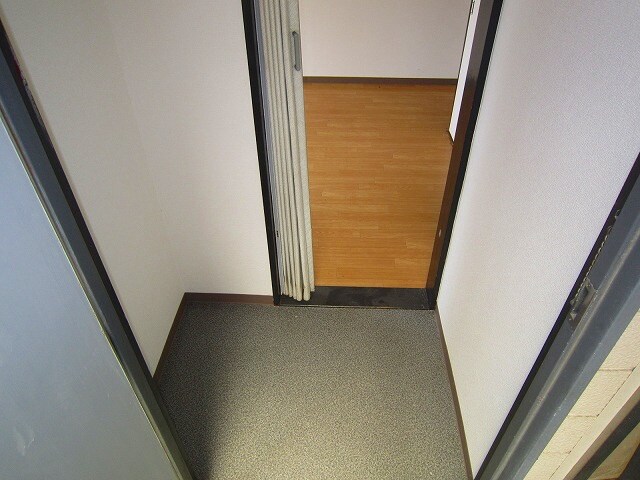 物件内観写真7　(玄関)