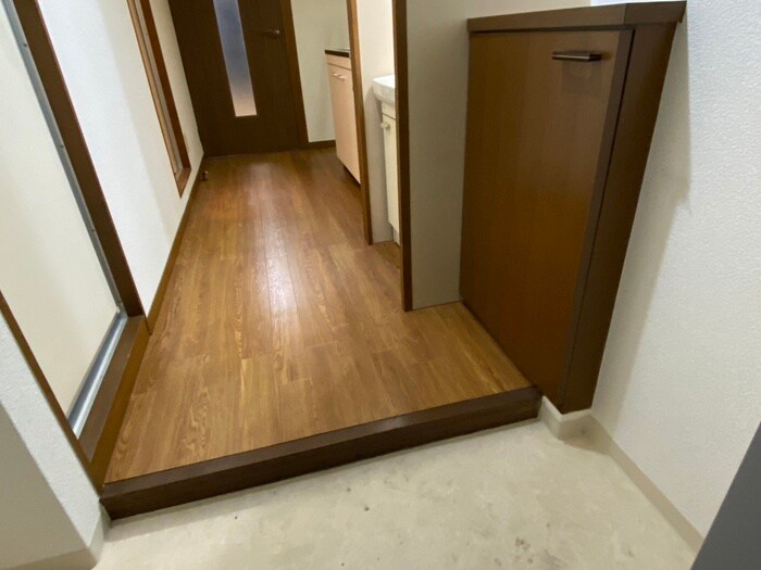 物件内観写真7　(玄関)