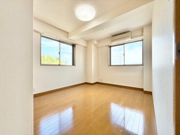 物件内観写真11　(居室)