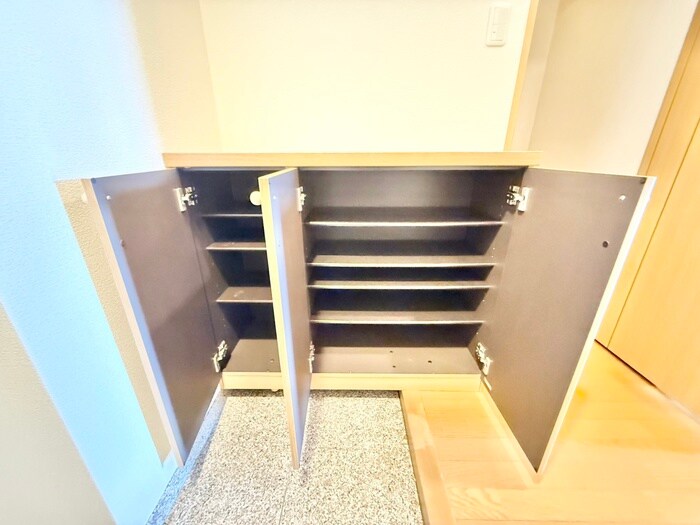 物件内観写真18　(靴箱)