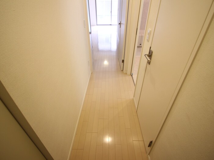物件内観写真13　(廊下)