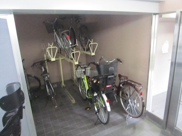物件外観写真3　(駐輪場)