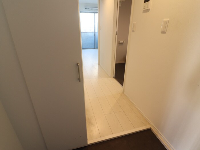 物件内観写真17　(玄関)