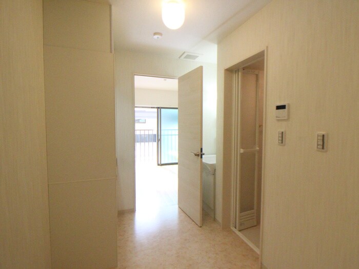 物件内観写真12　(廊下)