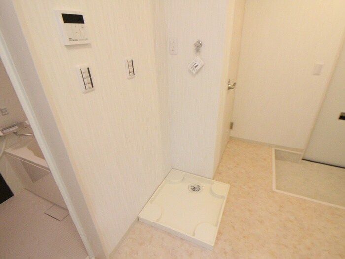 物件内観写真19　(洗濯機置場)