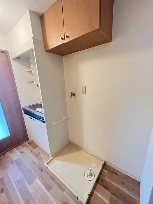 物件内観写真18　(洗濯機置場)