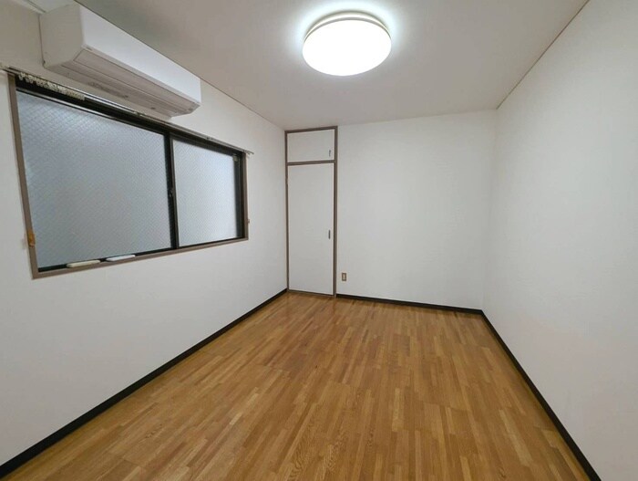 物件内観写真8　(居室)