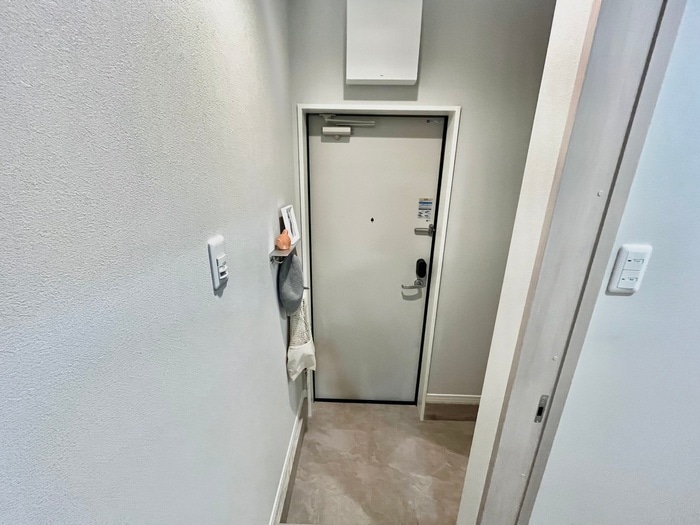 物件内観写真16　(玄関)