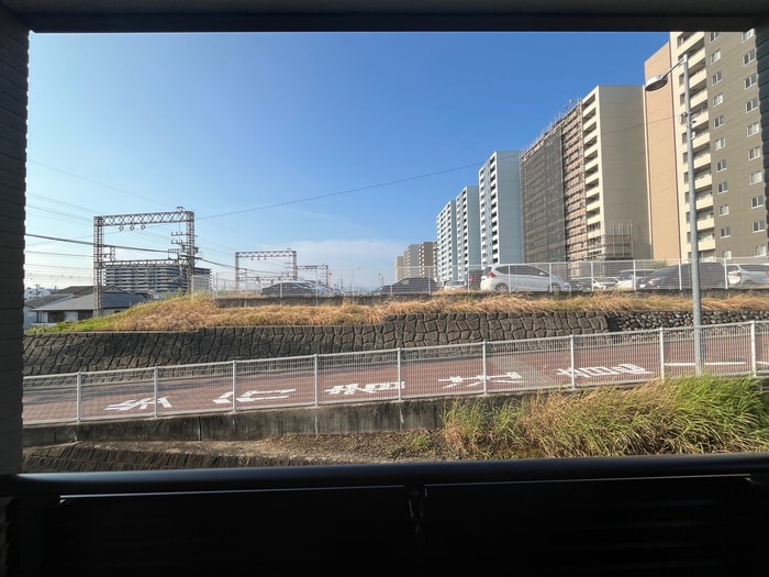 物件内観写真18　(室内からの展望)