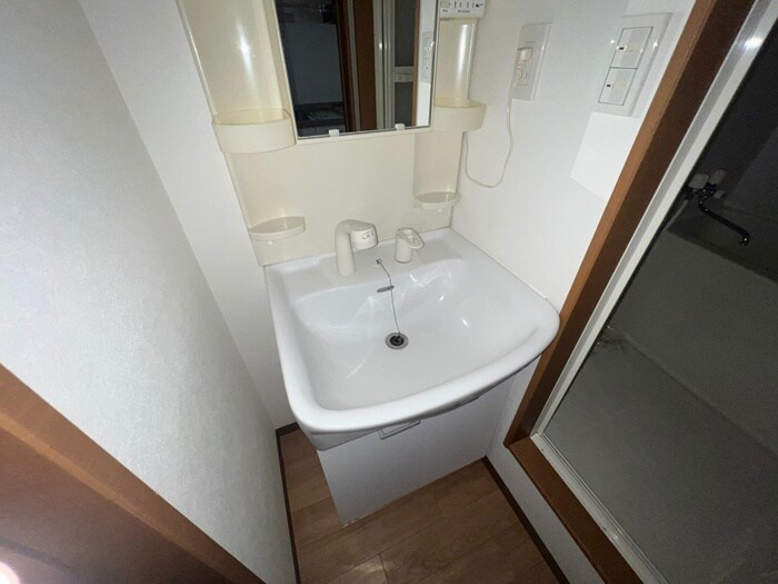 物件内観写真9　(洗面)