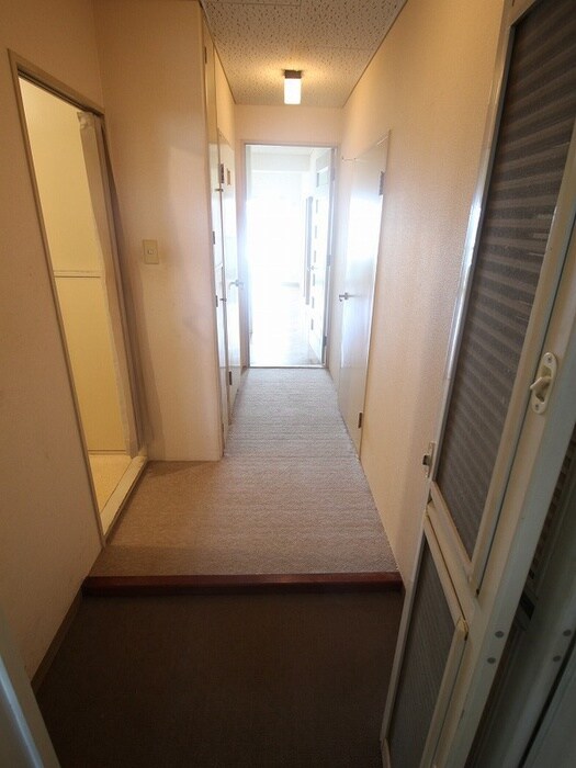 物件内観写真7　(玄関)