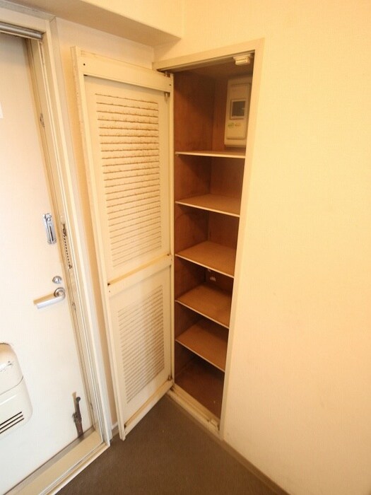 物件内観写真8　(靴箱)