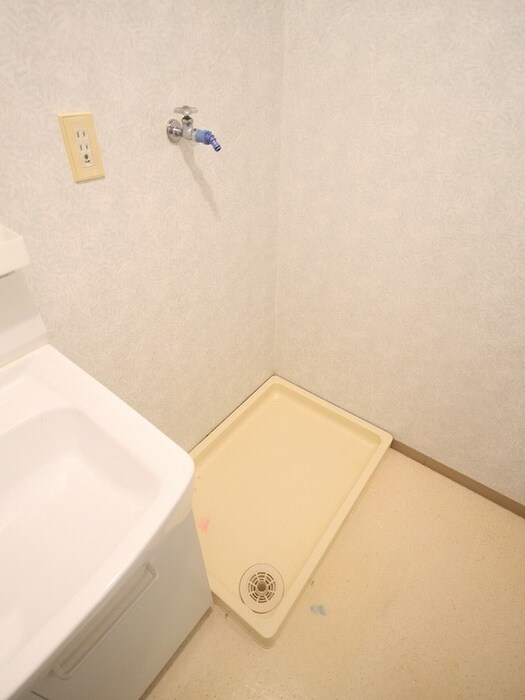 物件内観写真9　(洗濯機置場)