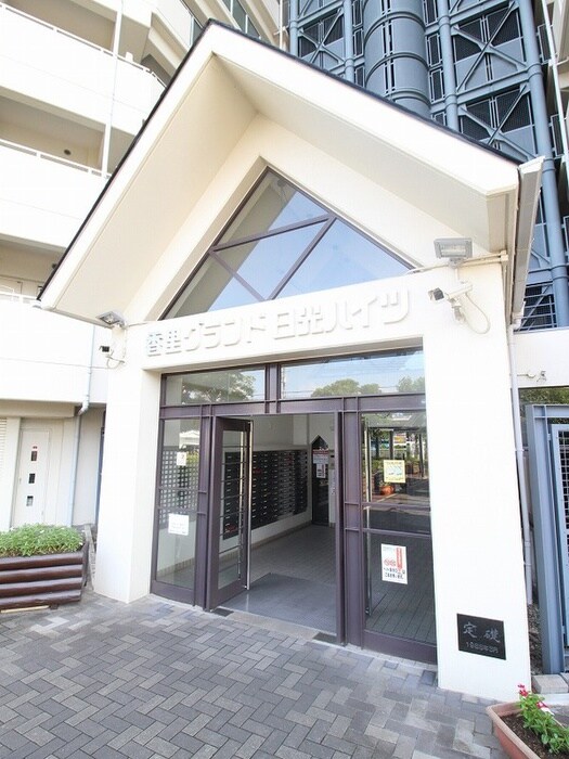 物件外観写真6　(エントランス部分)