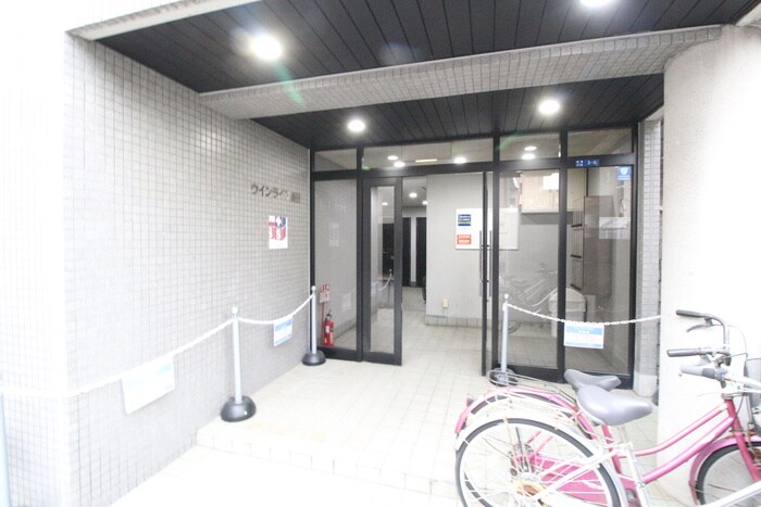 物件外観写真2　(エントランス部分)