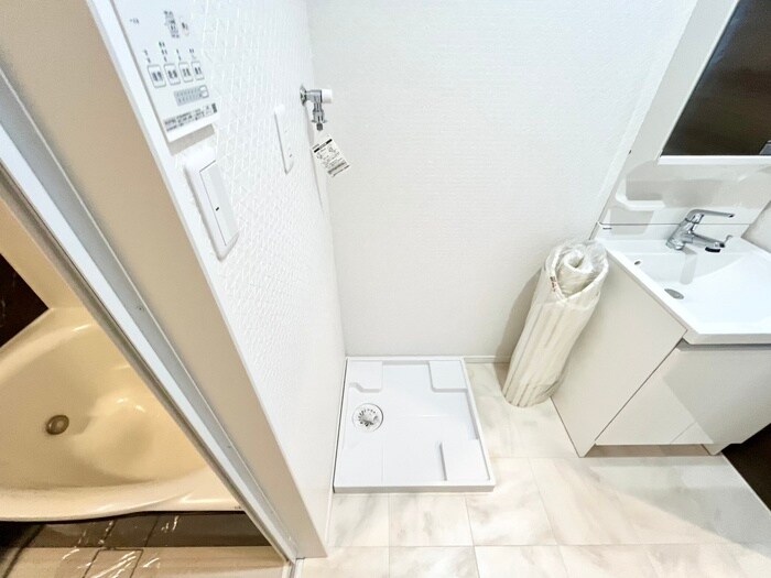 物件内観写真16　(洗濯機置場)